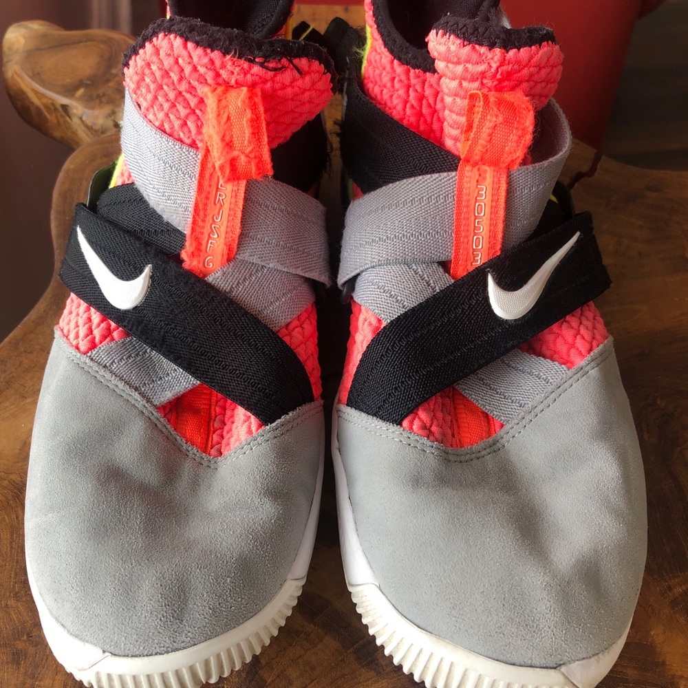 Lebron James Soldier 12 SFG - Hot Lava White-Black